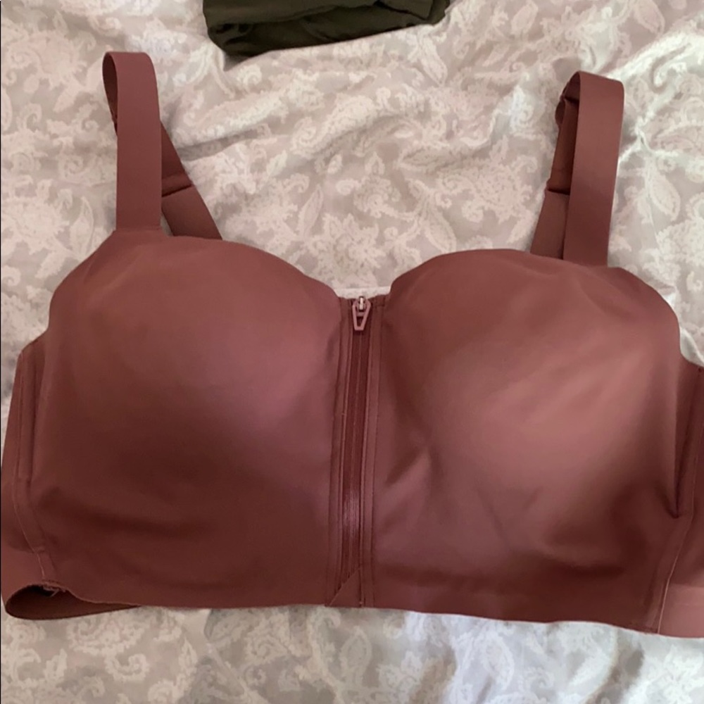 NWOT Victoria’s Secret Ultramax sports bra